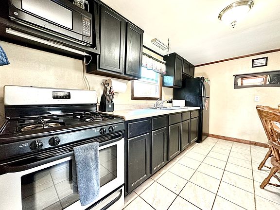 3rd image of 317 N Levasseur Ave