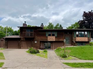660 Northbrook Dr, Davenport, IA 52806