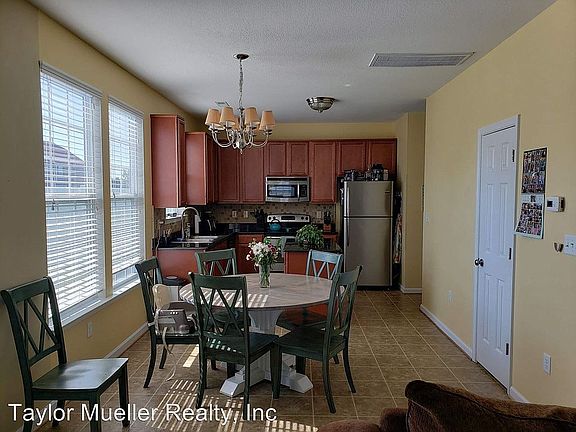 breakfast dinette & pantry