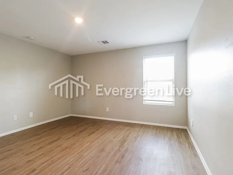 715 Hackberry Branch Ct — Photo 11