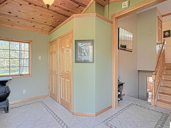 2nd image of 26682 Evergreen Ln