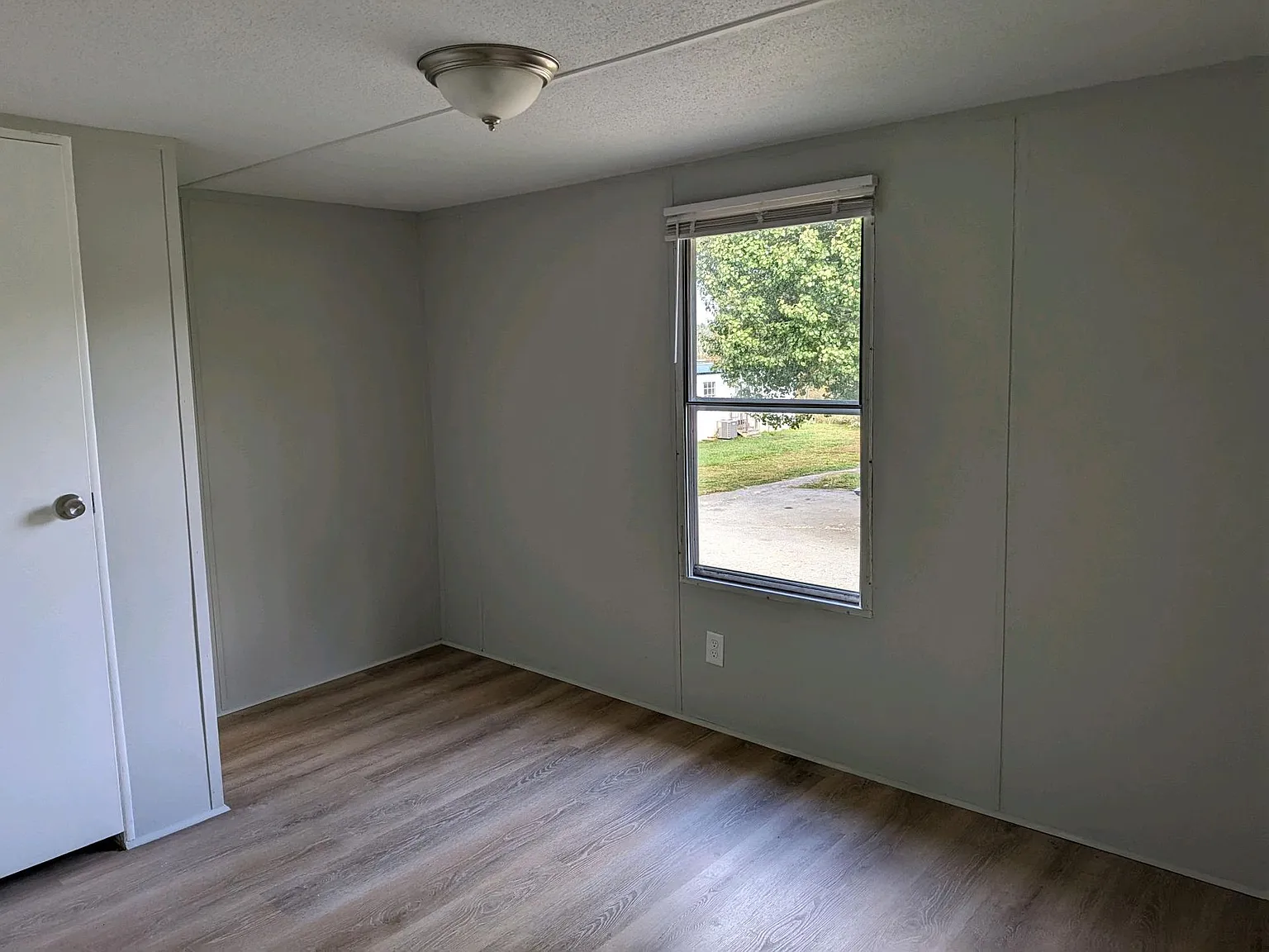 Renovated Single-Wide Home - Quiet Lot and Mountain Views — Photo 3