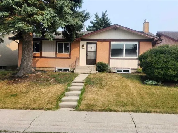6736 W Malvern Rd NE, Calgary, AB T2A 5C4