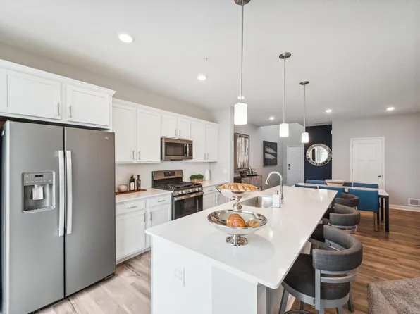 1914 Prospect Ln, Carver, MN 55315