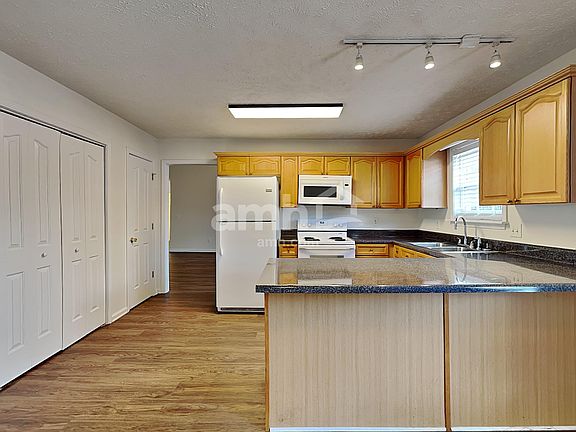 4th image of 643 Glenties Dr