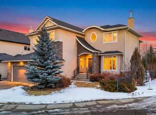 10 NW Discovery Ridge Way SW, Calgary, AB T3H 5H7