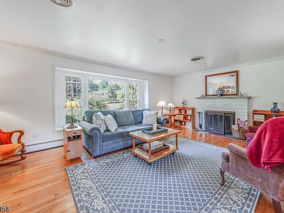 4th image of 2 Orchard Dr