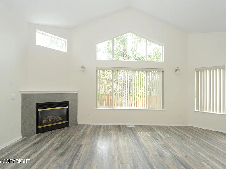 264 Dailey Ave — Photo 5