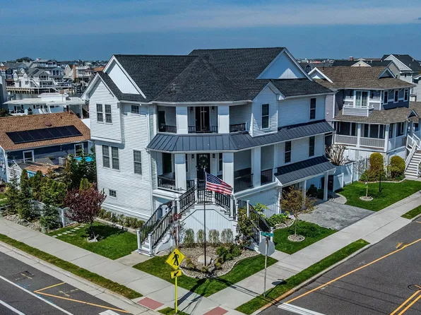 2 Bayonne Pl, Ocean City, NJ 08226