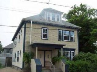 372-374 W Clinton St, New Bedford, MA 02740