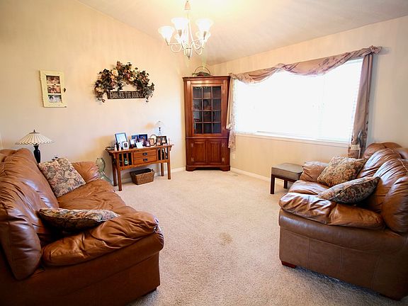 4th image of 4290 E Birchwood Cir