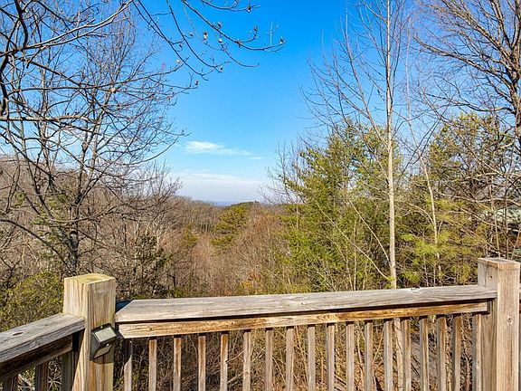2nd image of 1717 Parkway View Ct