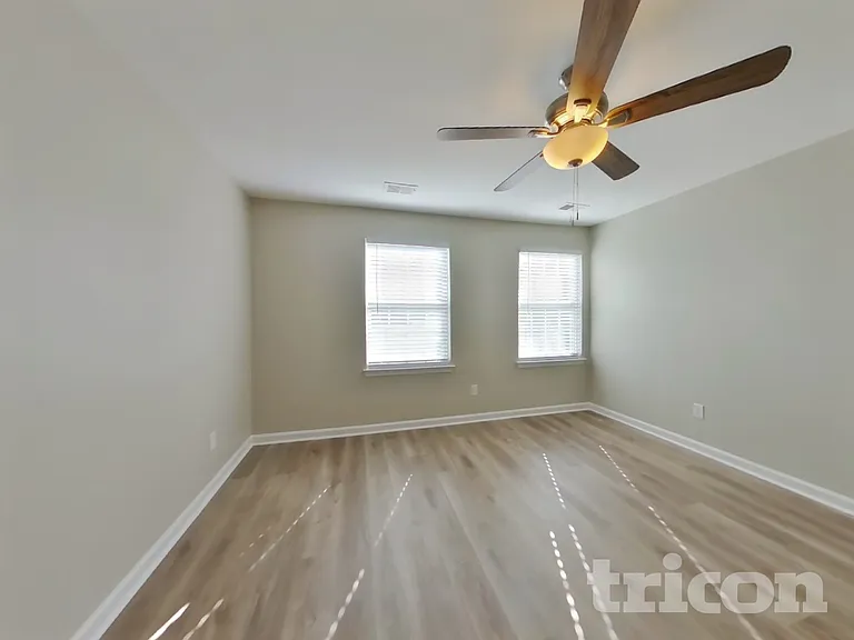 2536 Bayview Dr — Photo 9