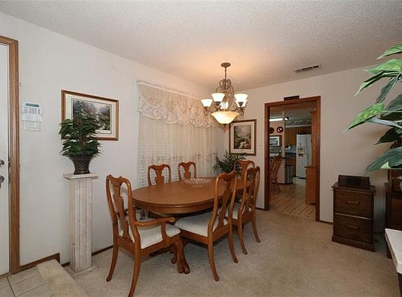 5th image of 1019 Thistle Dr
