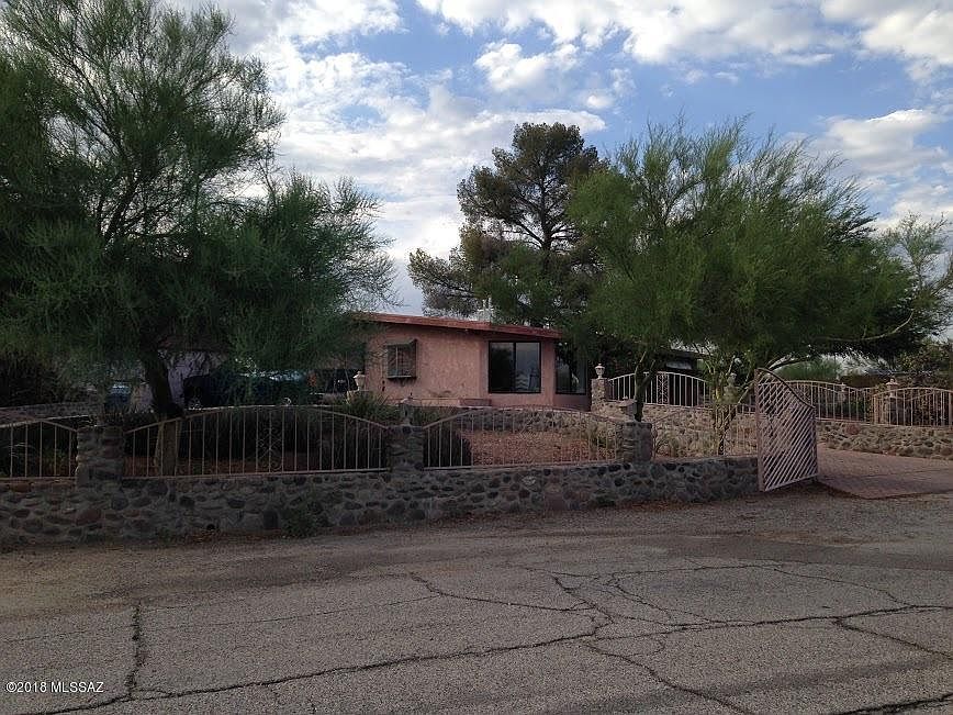 1st image of 1520 W Calle Del Media