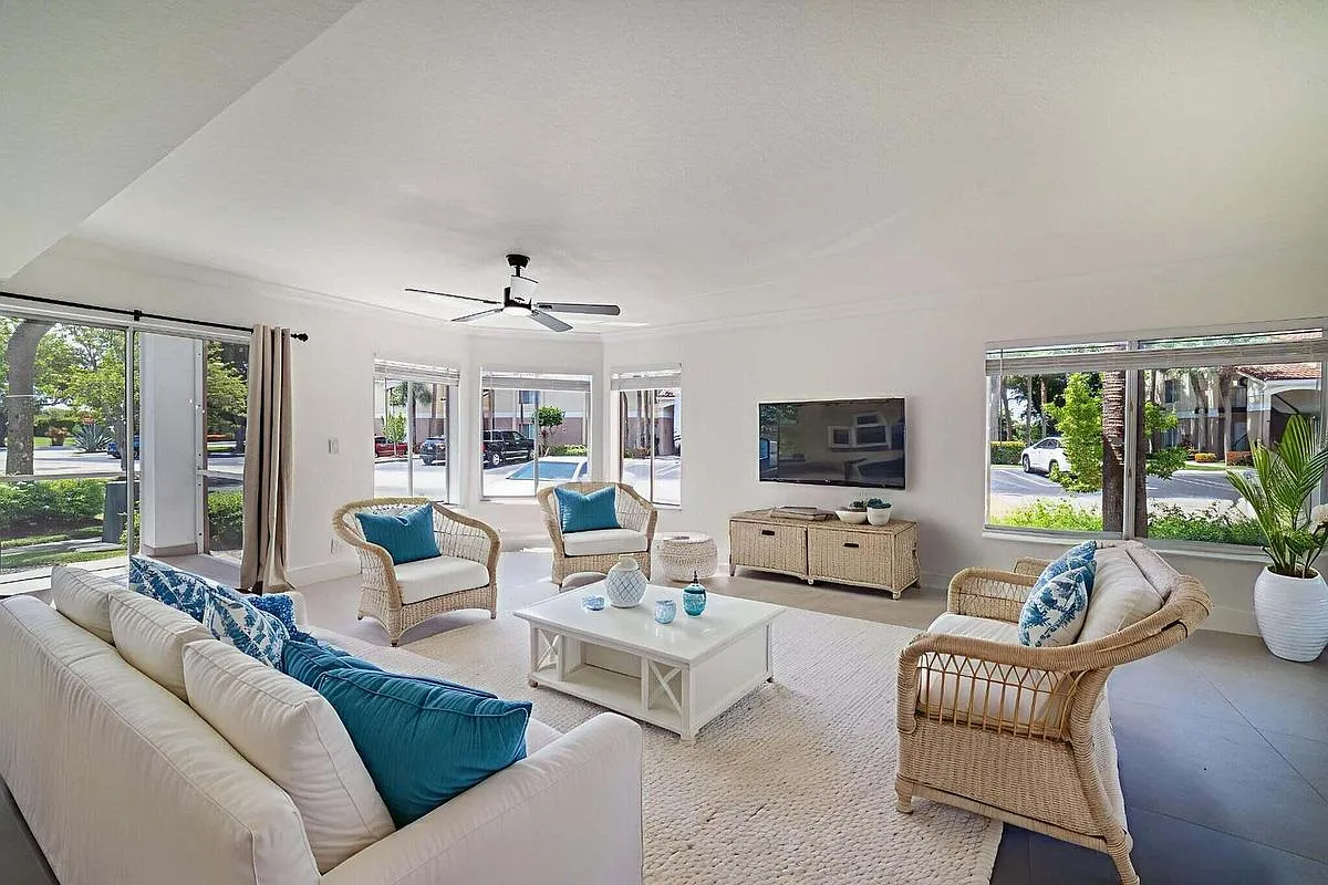 2 bed, 2.0 bath, 1019 sqft, $2,400 — Photo 3