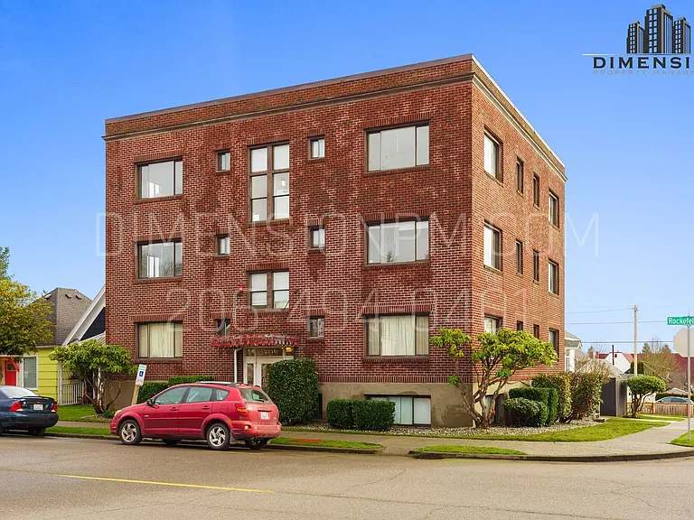 Historic Brick Studios in Walkable North Everett Updated Kitchens, Natural Light & Select Views — Photo 11
