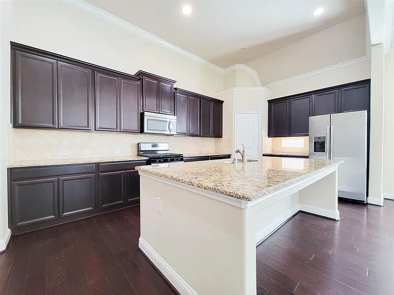 4102 Astoria Manor Ln — Photo 9
