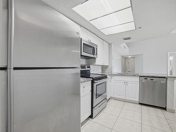 2nd image of 5045 Wiles Rd APT 308