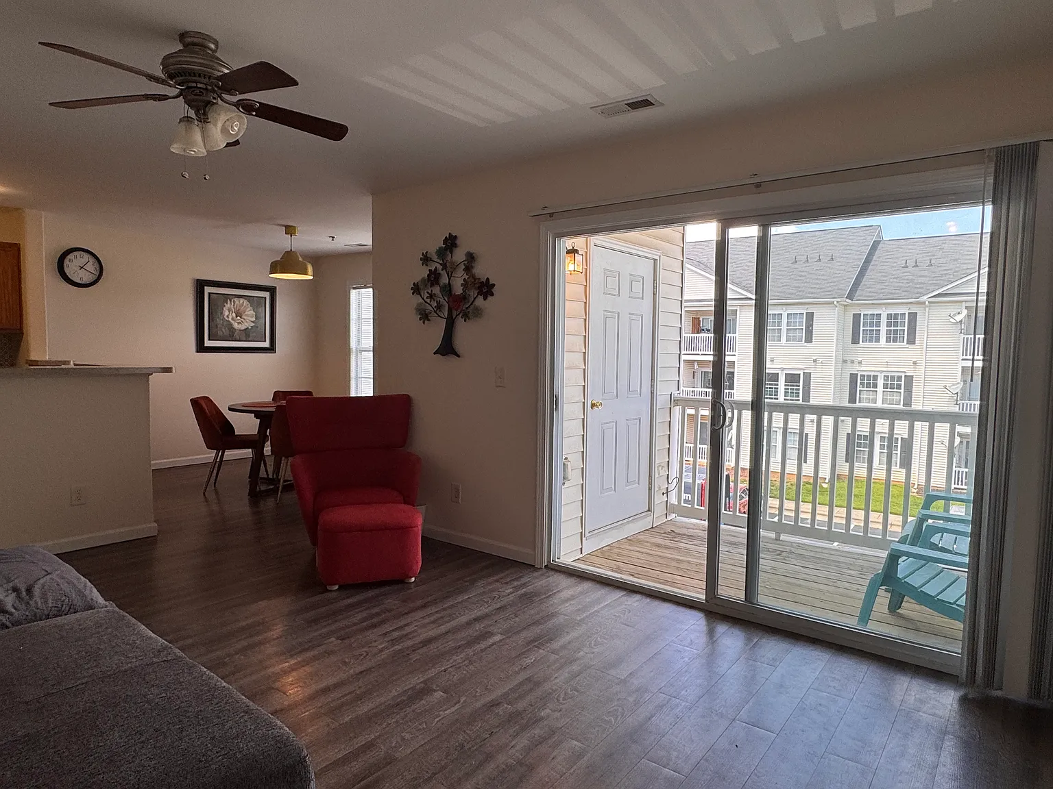 2 bed, 993 sqft, $1,250 — Photo 4