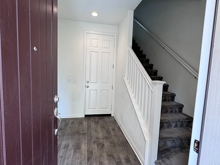 7572 Channel View St — Photo 4