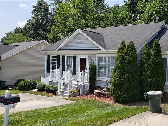 2nd image of 1305 Hillside Dr
