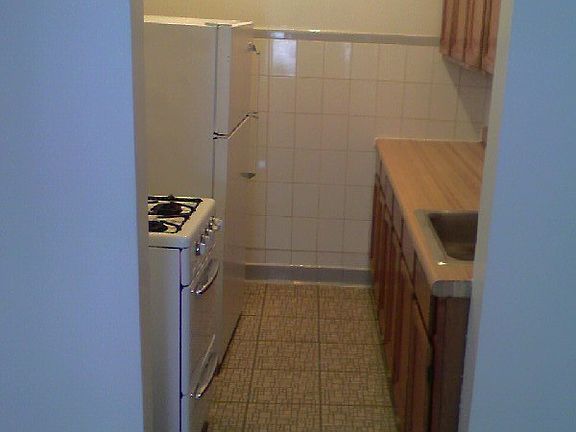 4th image of 4635 N Lowell Ave #5