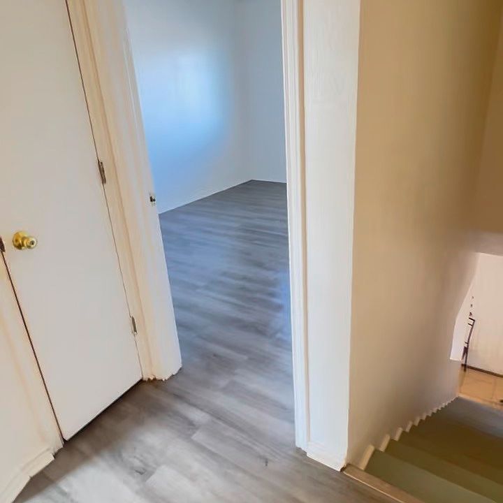 1st image of 2002 Monte Carlo Ln APT B