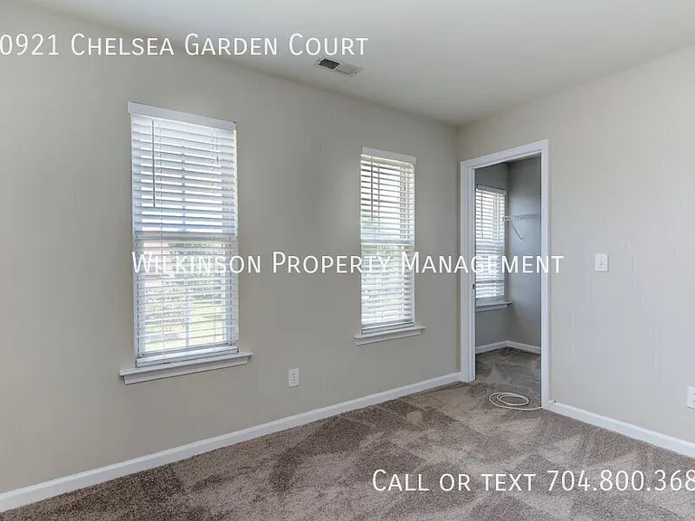 10921 Chelsea Garden Ct — Photo 33