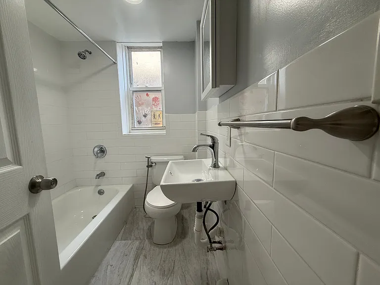 1714 Edison Ave #W — Photo 2