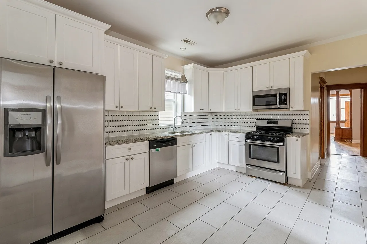 3 bed, 1550 sqft, $2,300 — Photo 4