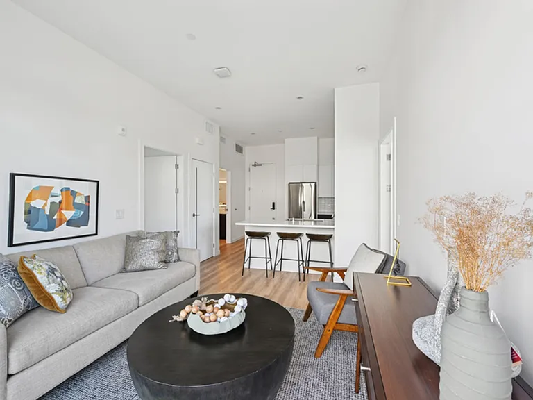 Evani 3223 Wilshire — Photo 38