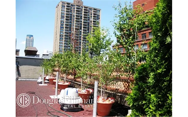 Rented by Douglas Elliman | media 24