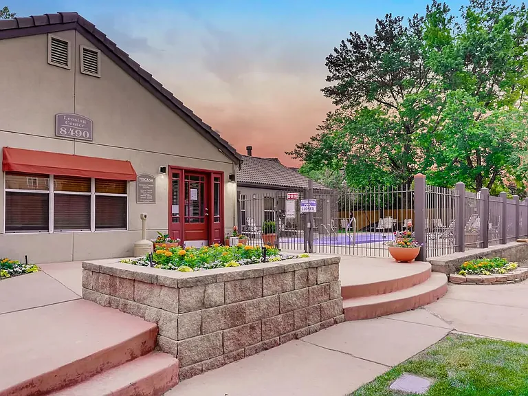 Toscana Apartments — Photo 18