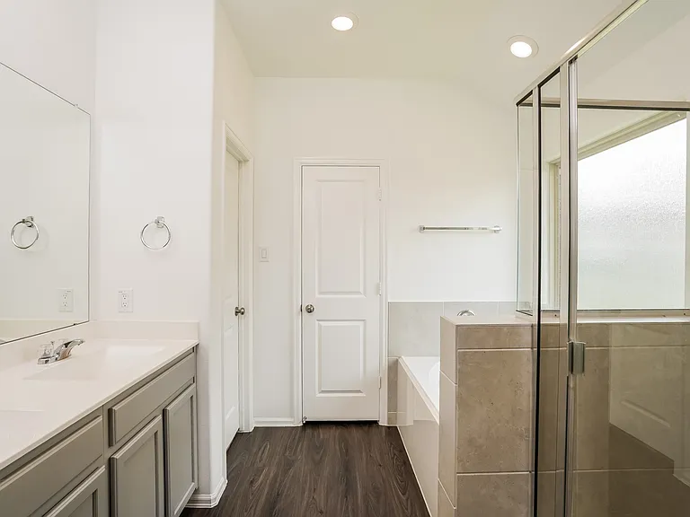 723 Autumn Lake Ln — Photo 11