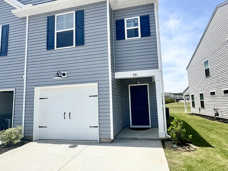551 Seaborn Cir — Photo 4