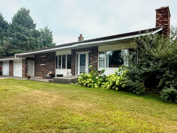 2364 Vanyea Rd, Cheboygan, MI 49721