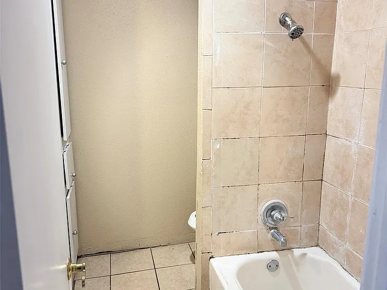 7818 Grove Ridge Dr — Photo 6