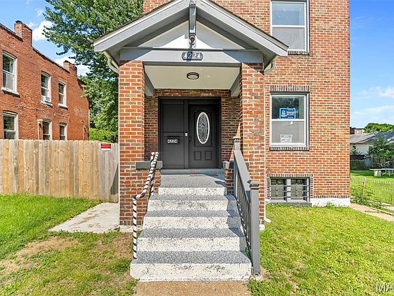 3rd image of 4224 California Ave