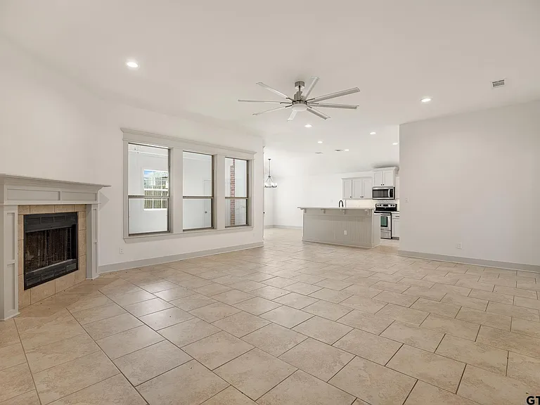 7343 Rockpoint Ln — Photo 8