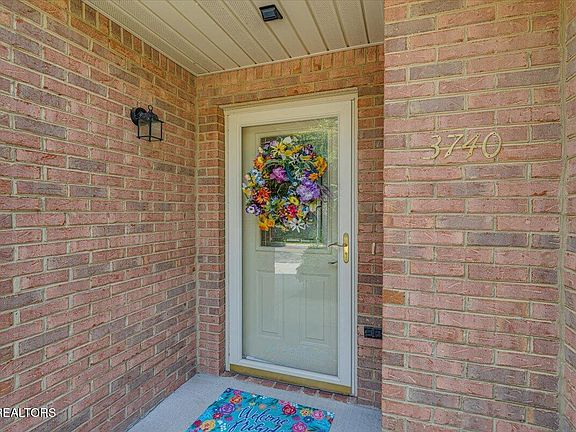 3rd image of 3740 Tilbury Way