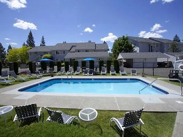 Indian Canyon Apartments