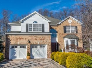 30 Windemere Ct, Whippany, NJ 07981