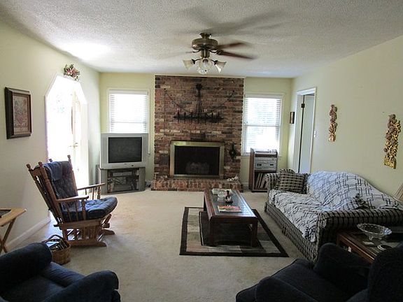 2nd image of 505 Marietta Dr