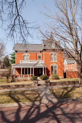 805 N 4th St, Atchison, KS 66002