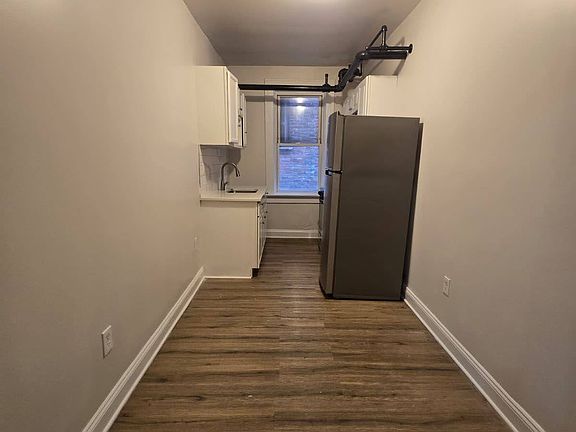 4th image of 112 Belgrove Dr #Br1