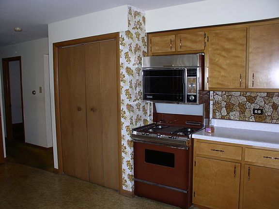 3rd image of 10653 Lori Ln