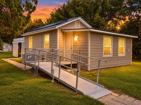 5811 11TH STREET, ZEPHYRHILLS, FL 33542