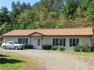 647 Friendship Rd E, Lehighton, PA 18235