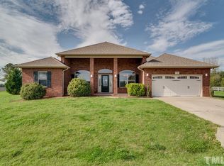 38 Fairhaven Dr, Zebulon, NC 27597